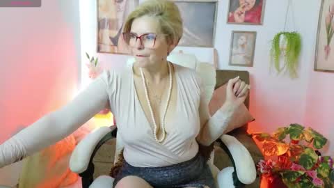 adeellee online show from 11-30-25, 01:26