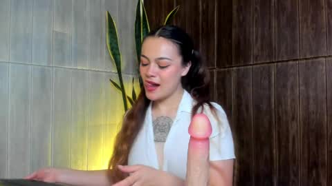 Snapshot of adelaindiamond_ chatting on 04-15-26, 12:34 ADELAIN online show from 04-15-26, 12:34