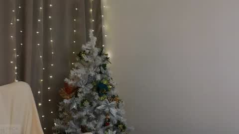 Adele online show from 12-29-24, 12:41