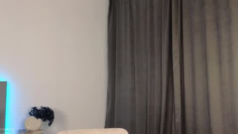 Adele online show from 11-14-25, 11:35