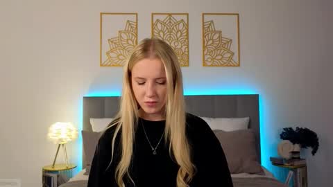 Adele online show from 11-28-25, 10:45