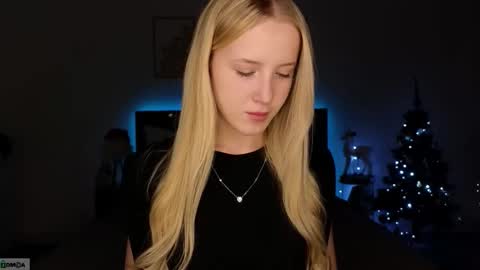 Adele online show from 12-21-25, 07:54