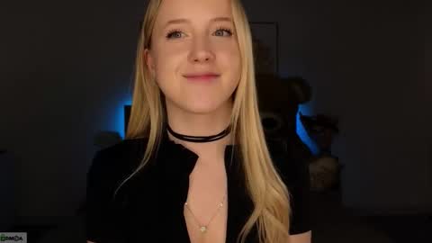 Snapshot of adele_armas chatting on 02-14-26, 09:11 Adele online show from 02-14-26, 09:11