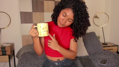 Snapshot of adele_carter_ chatting on 01-05-25, 06:02 Andrea online show from 01-05-25, 06:02