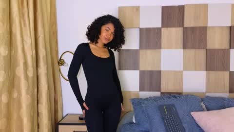 Snapshot of adele_carter_ chatting on 01-12-25, 09:19 Andrea online show from 01-12-25, 09:19