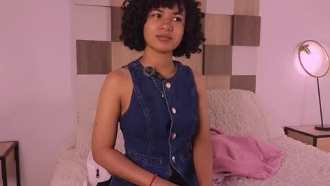 Snapshot of adele_carter_ chatting on 09-26-25, 01:26 Andrea online show from 09-26-25, 01:26