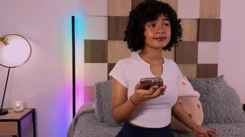 Snapshot of adele_carter_ chatting on 10-22-25, 11:54 Andrea online show from 10-22-25, 11:54