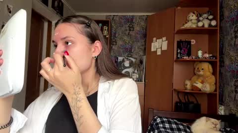 Poly online show from 04-16-26, 12:17