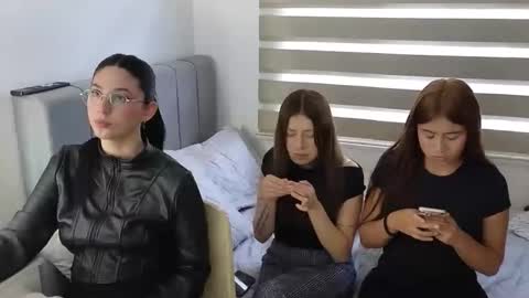 adellein foxx online show from 11-15-25, 03:52