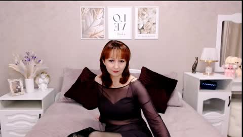 Snapshot of adelemoran chatting on 11-26-25, 06:31 AdeleMoran online show from 11-26-25, 06:31