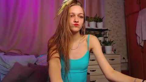 Lina online show from 10-19-25, 08:26