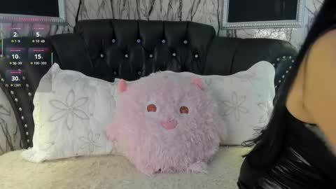 adelinemoretti online show from 12-20-25, 12:23