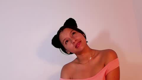 Snapshot of adelle_rose1 chatting on 01-29-25, 04:47 Adelle online show from 01-29-25, 04:47