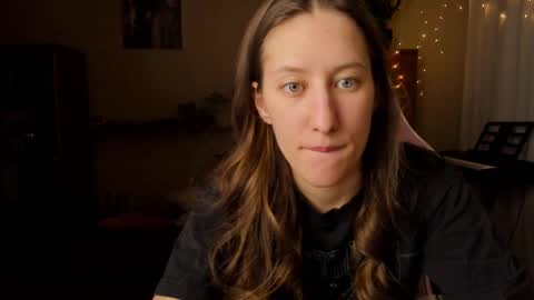 Adell online show from 03-11-25, 10:42