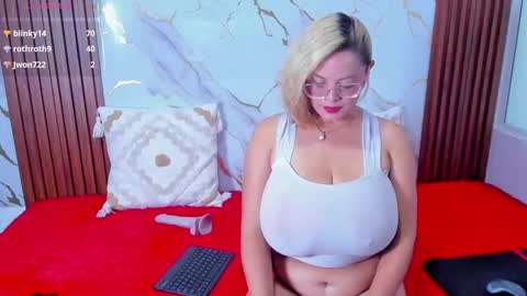 Adely online show from 03-09-26, 12:09