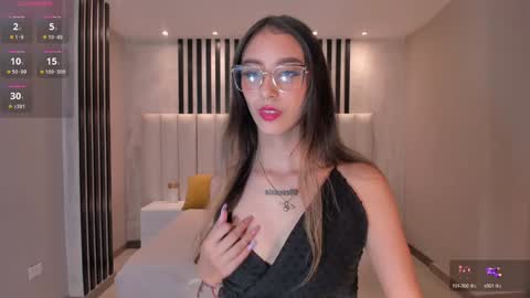 Snapshot of adharadonnet chatting on 01-10-25, 04:01 Adhara online show from 01-10-25, 04:01