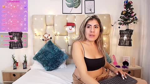 Snapshot of adharasmithh chatting on 01-06-25, 04:23 AdharaSmithh online show from 01-06-25, 04:23