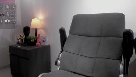 Snapshot of adonis_dlh chatting on 01-11-25, 07:17 Adonis online show from 01-11-25, 07:17