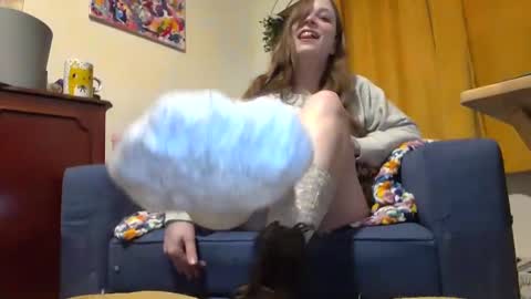 Snapshot of adorequeenbunny chatting on 12-27-24, 09:00 Queen Bunny online show from 12-27-24, 09:00