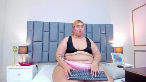 ANDREA PEREZ online show from 01-20-25, 05:48