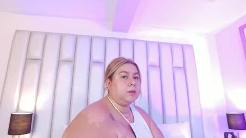 Snapshot of adreeaperez1 chatting on 03-29-26, 11:43 ANDREA PEREZ online show from 03-29-26, 11:43