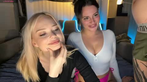 Dorothy Mayfield online show from 03-25-26, 01:33