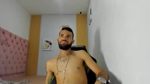 adri_sexboy229 online show from 10-02-25, 07:26