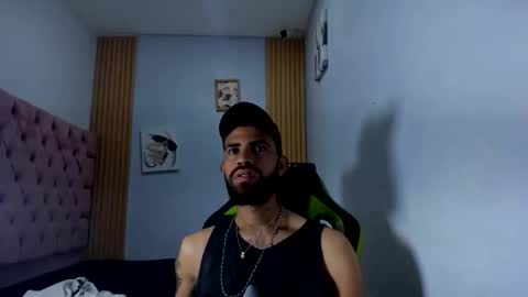 adri_sexboy229 online show from 10-04-25, 07:17