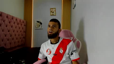 adri_sexboy229 online show from 10-05-25, 02:54