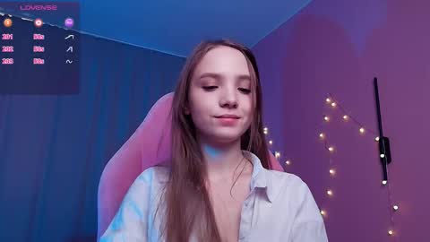 Snapshot of adria_arjona chatting on 02-27-26, 07:41 Eva online show from 02-27-26, 07:41