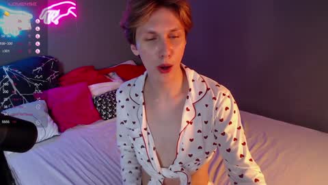 Adrian online show from 01-11-25, 09:26