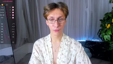 Adrian online show from 01-25-25, 04:35