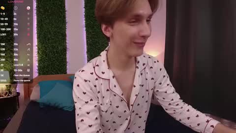 Adrian online show from 03-08-25, 04:06