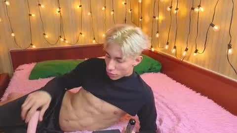 Snapshot of adrian_love_angel chatting on 11-14-25, 06:39 adrian_love_angel online show from 11-14-25, 06:39