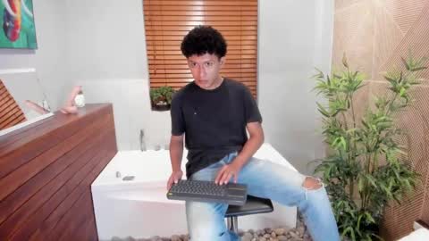 Adrian Ricci online show from 10-05-25, 03:38