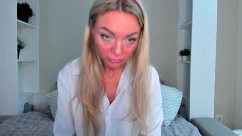 Adriana online show from 01-17-25, 10:22