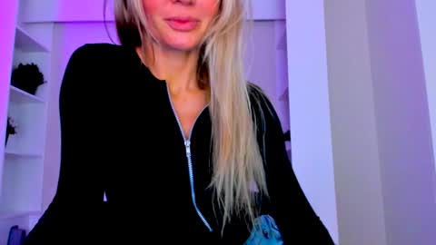 Adriana online show from 02-01-25, 09:19