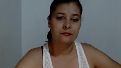 Snapshot of adriana_milf chatting on 09-19-25, 04:03 Adriana milf online show from 09-19-25, 04:03