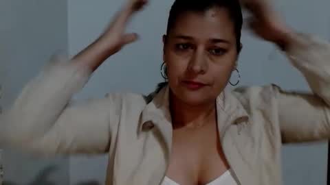 Snapshot of adriana_milf chatting on 09-21-25, 04:58 Adriana milf online show from 09-21-25, 04:58