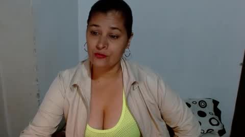 Snapshot of adriana_milf chatting on 10-11-25, 05:17 Adriana milf online show from 10-11-25, 05:17
