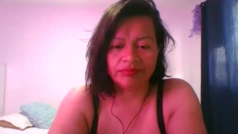 adrianagogo18 online show from 09-18-25, 01:57