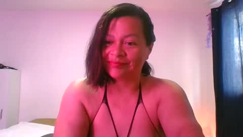 adrianagogo18 online show from 10-05-25, 01:53