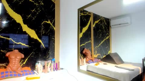 Snapshot of adrianavegga chatting on 02-20-26, 03:25 Adriana online show from 02-20-26, 03:25