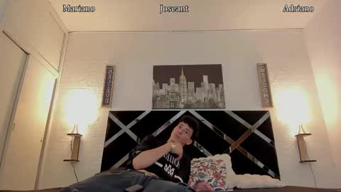 Snapshot of adriano_bigcock chatting on 10-11-25, 04:44 Adrian online show from 10-11-25, 04:44