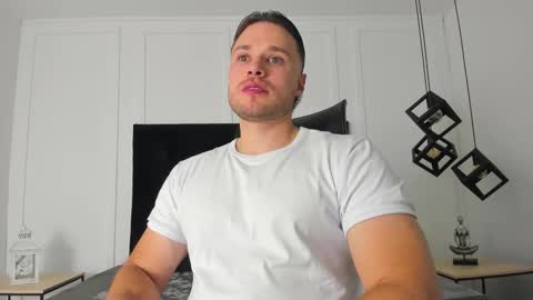 Adrein Roche online show from 10-09-25, 09:35