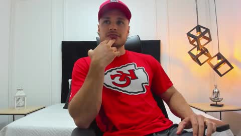 Adrein Roche online show from 10-16-25, 11:06