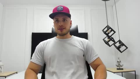 Adrein Roche online show from 10-20-25, 08:53