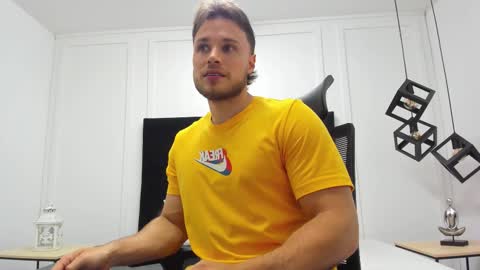 Adrein Roche online show from 10-26-25, 10:47