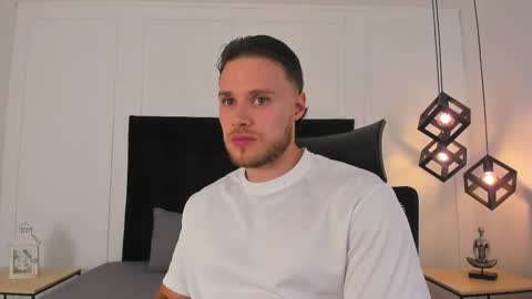 Adrein Roche online show from 11-11-25, 10:54