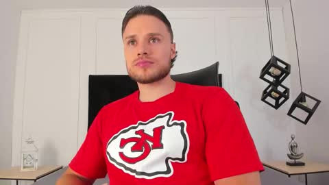 Adrein Roche online show from 11-13-25, 11:03